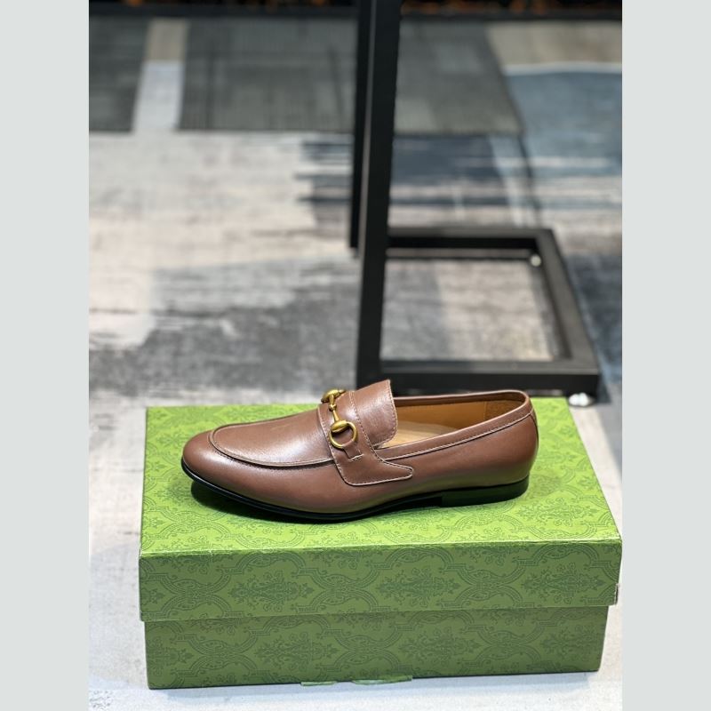 G*u*i leather shoes